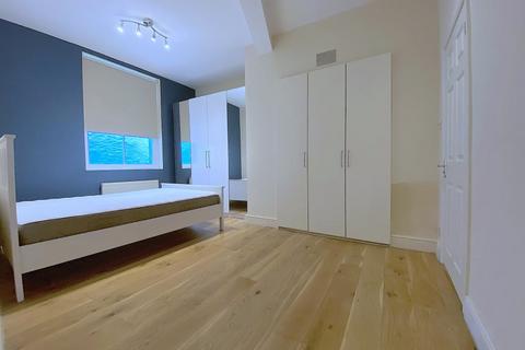 2 bedroom flat to rent, Devonshire Place, London, W1G
