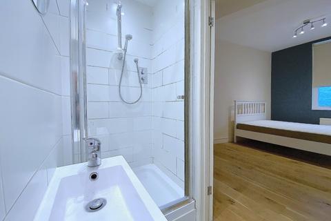 2 bedroom flat to rent, Devonshire Place, London, W1G