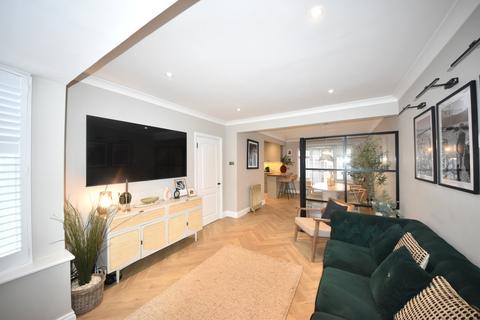 49 Clapton Approach, Wooburn Green, High Wycombe, HP10 0DW