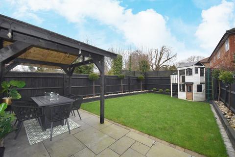 49 Clapton Approach, Wooburn Green, High Wycombe, HP10 0DW