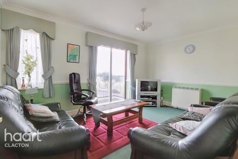 2 bedroom apartment for sale, Marine Parade East, Clacton-On-Sea