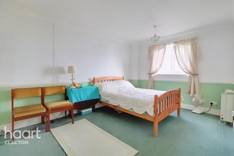 2 bedroom apartment for sale, Marine Parade East, Clacton-On-Sea
