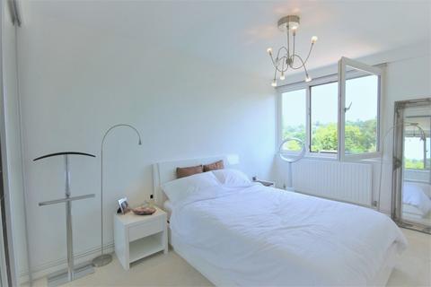 2 bedroom flat to rent - Valley Road, Bromley