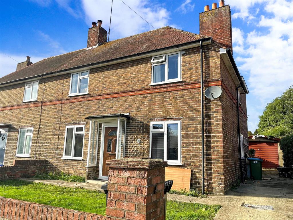 Ford Road, Arundel, West Sussex 3 bed semi-detached house - £370,000