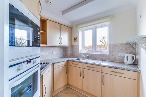 2 bedroom flat for sale, London Road, Hadleigh