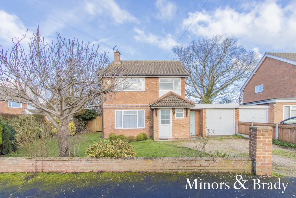 William Cowper Close, Dereham 4 bed detached house £300,000