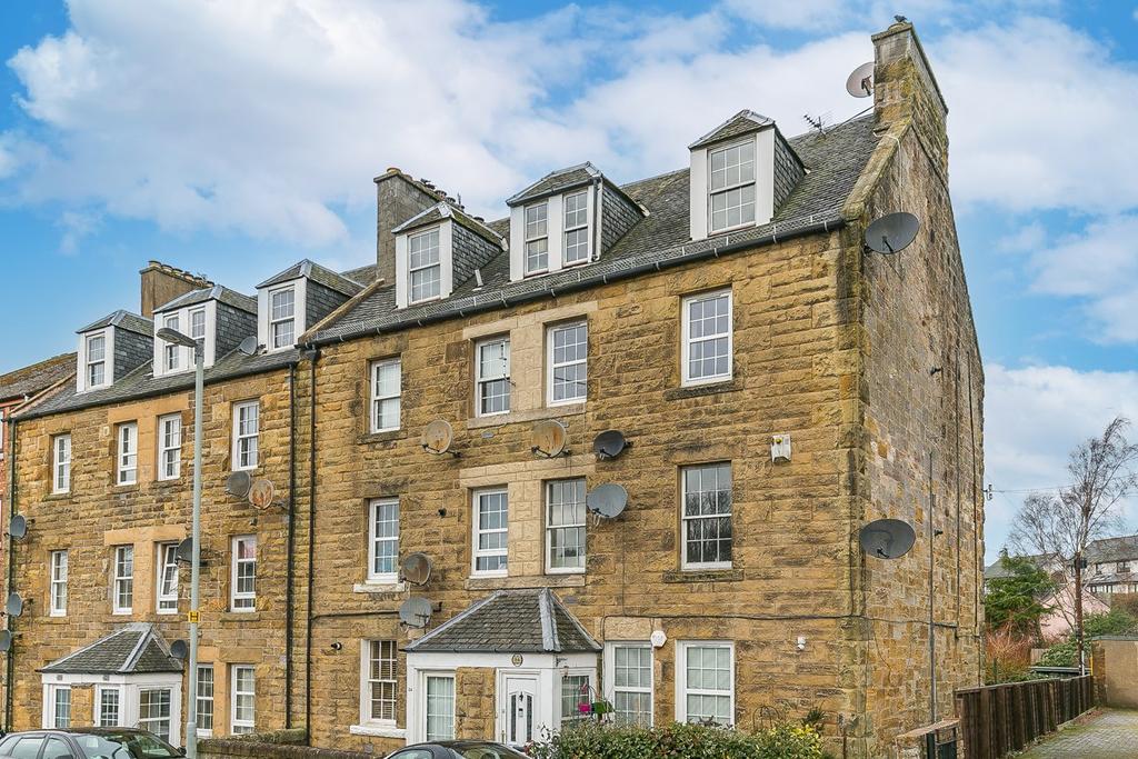 Kirkhill Road, Penicuik, EH26 1 bed flat £115,000