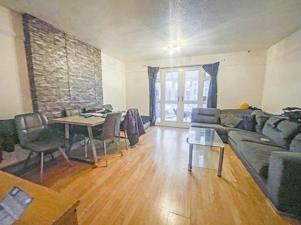 Partridge Close, Syston 3 bed end of terrace house for sale £230,000