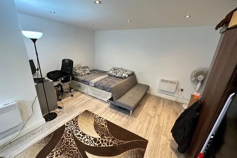 undefined, Ash Grove, Hounslow, TW5