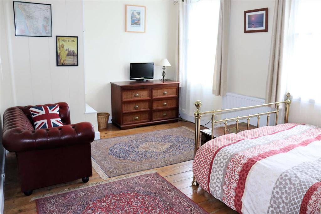 Delce Road, Rochester 2 bed house £375,000