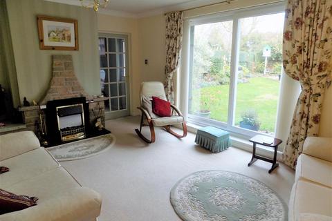 Sasare Loughbon, Orston, Nottingham, NG13 9NJ