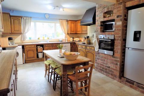 Sasare Loughbon, Orston, Nottingham, NG13 9NJ