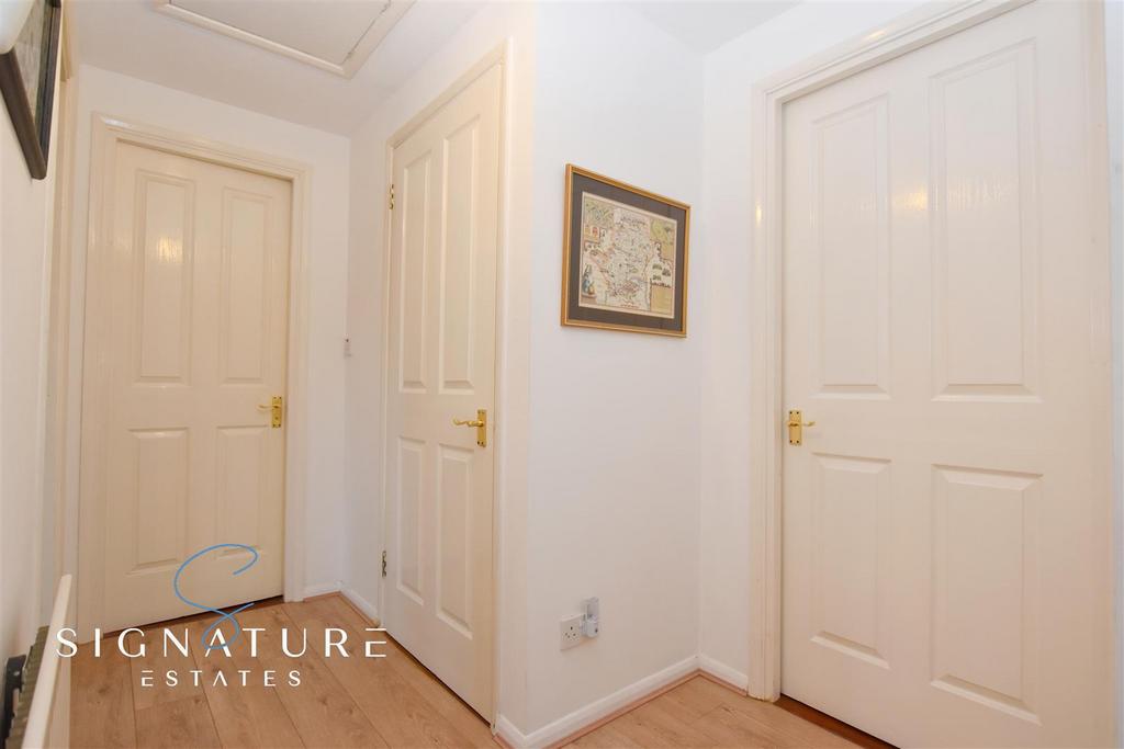 Hallway (16).jpg