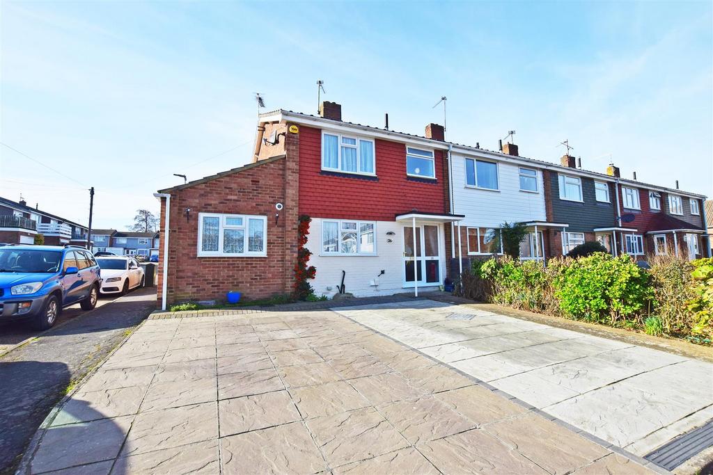 Hunstanton Close, Rainham 4 bed semidetached house for sale £375,000