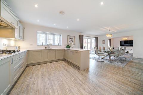 15 Taylor View, Springfield, Chelmsford, CM1 6DG