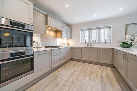 15 Taylor View, Springfield, Chelmsford, CM1 6DG