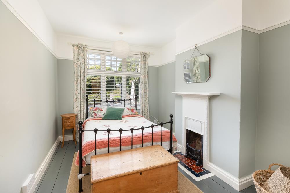 20 Cotham Lawn-13.jpg