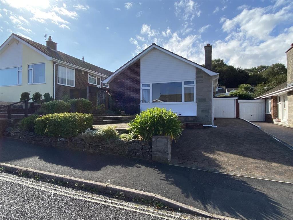 Brunel Road, Paignton 2 bed bungalow £1,250 pcm (£288 pw)