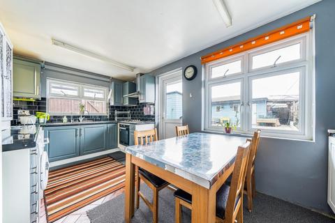 17 Deans Walk, Ashford, TN23 5BL