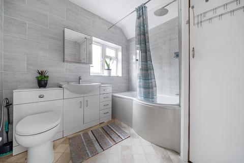 17 Deans Walk, Ashford, TN23 5BL