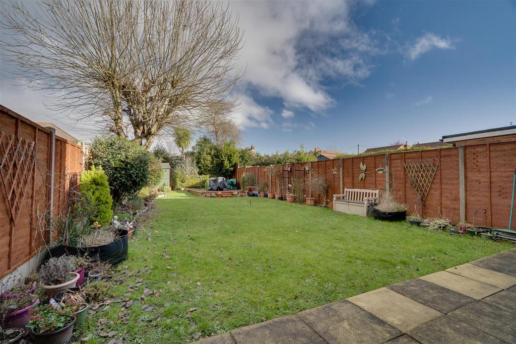 Painswick Close, Sarisbury Green, Southampton 3 bed semidetached house