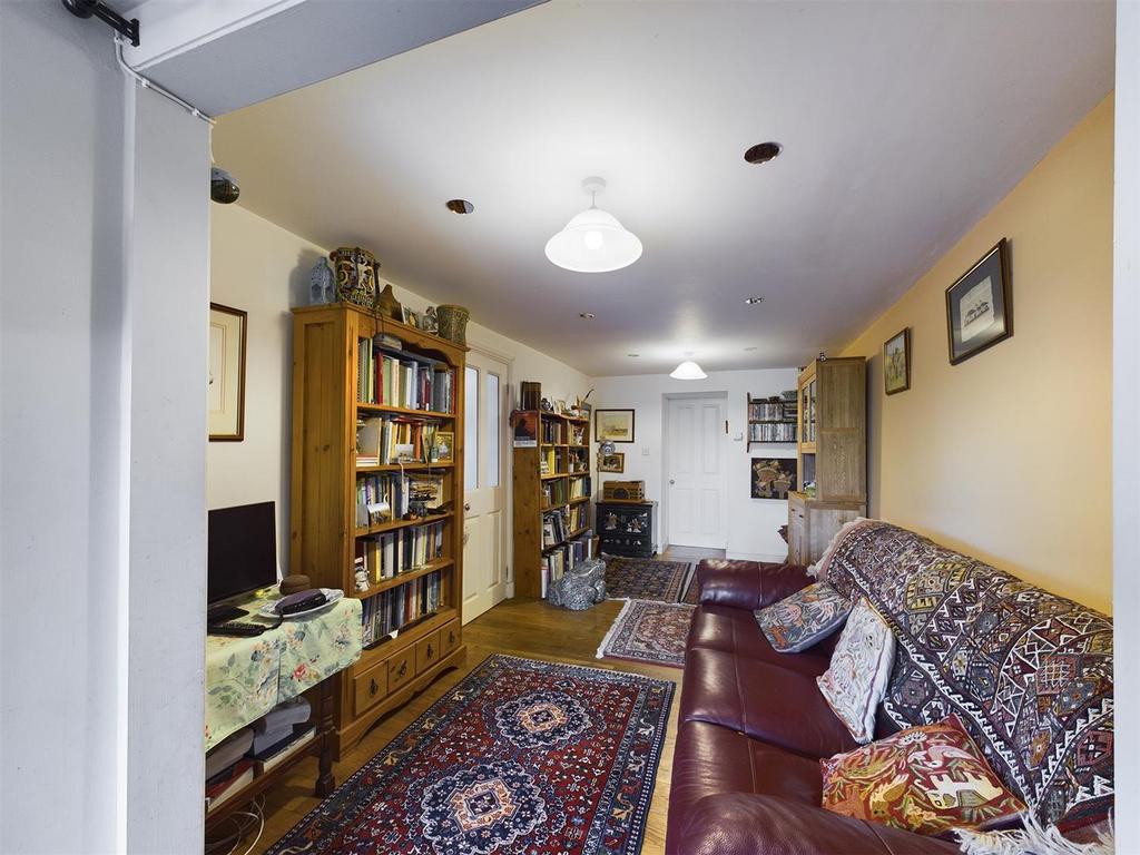 Sitting room 1.jpg