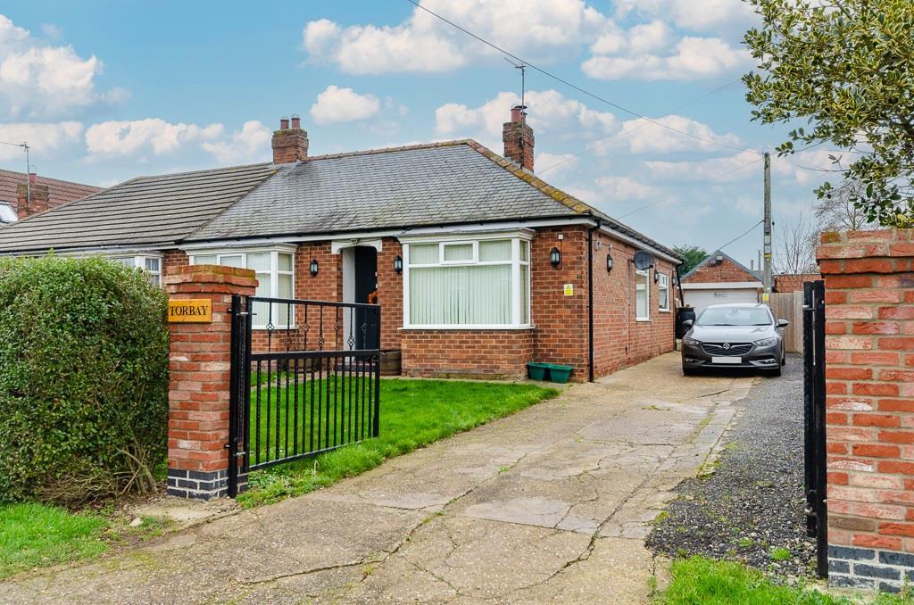 Northside Road, Hollym, Withernsea 2 bed semidetached bungalow for