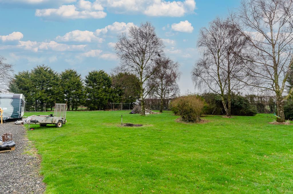 Northside Road, Hollym, Withernsea 2 bed semidetached bungalow for