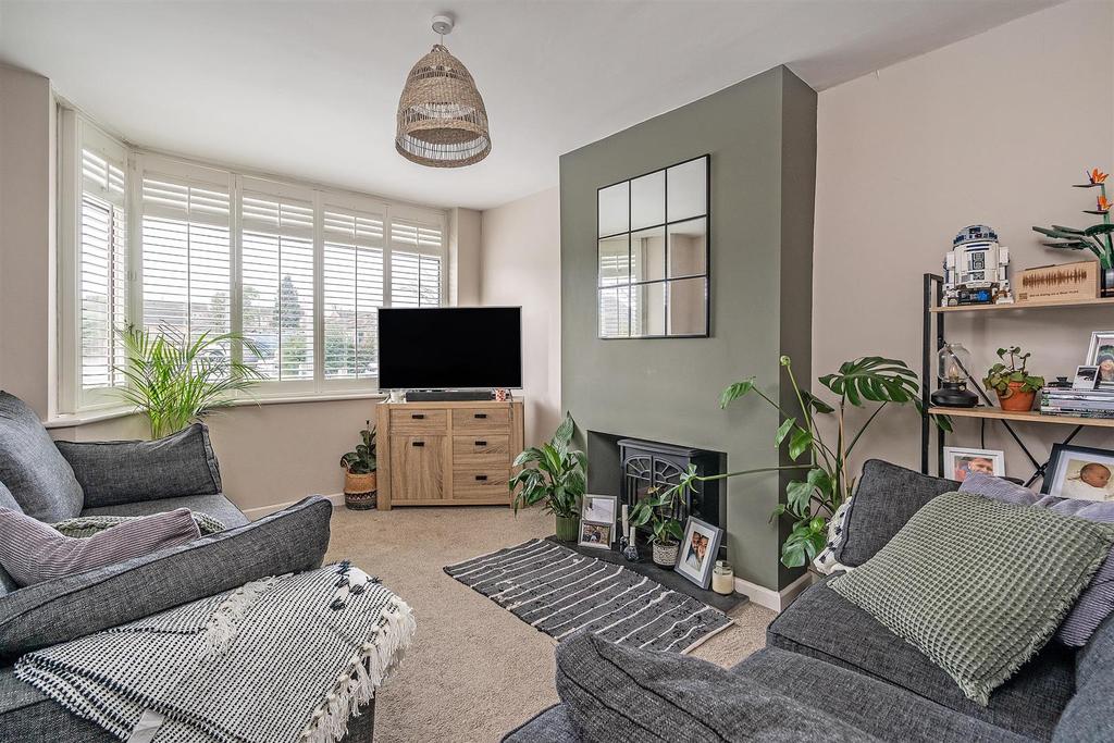 Faulkner Road, Olton, Solihull 3 bed semidetached house £325,000