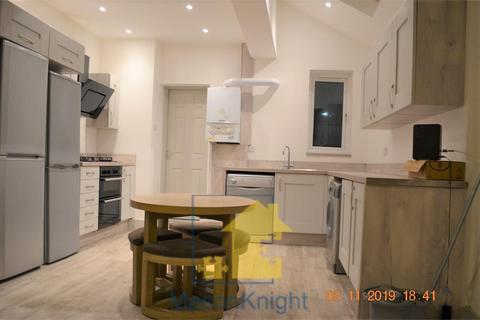 6 bedroom terraced house to rent - 2023/2024 ACADEMIC YEAR Stunning 6 Double Bedroom, 2 Bathrooms Student House, Katie Road, Selly Oak, Free Ultrafast...