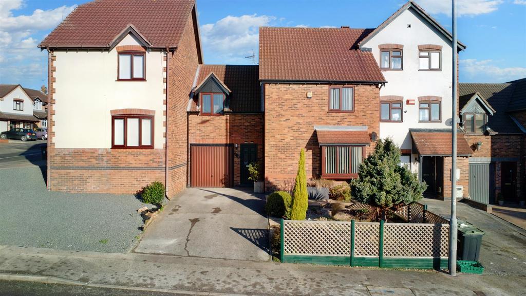 Howbeck Road, Arnold 4 bed house £260,000