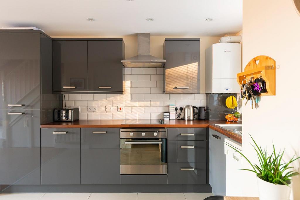 DAORNWODRETSNIMDEBa041 - Kitchen B.jpg