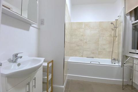 2 bedroom flat to rent, Devonshire Place, London, W1G