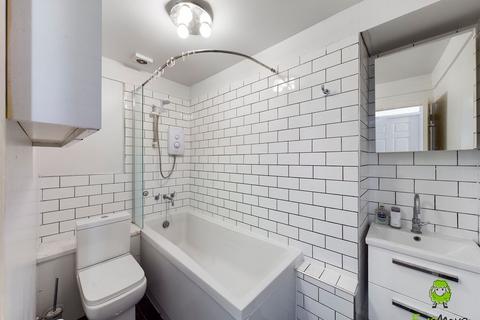 50 Crook Log, Bexleyheath, DA6 8BS