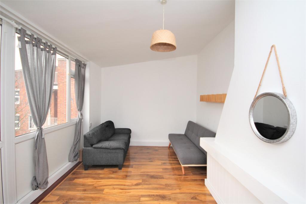 Fernlea Road, Balham, London, SW12 9RR 1 bed flat £1,452 pcm (£335 pw)