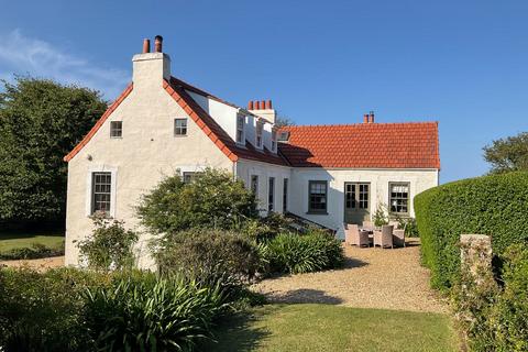 5 bedroom detached house for sale - Longis House, Rue De Longis, Alderney