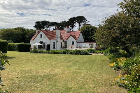 5 bedroom detached house for sale - Longis House, Rue De Longis, Alderney