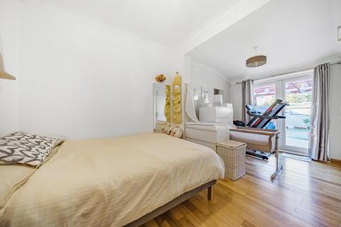Flat 1, 60 Manor Road, Richmond, TW9 1YB