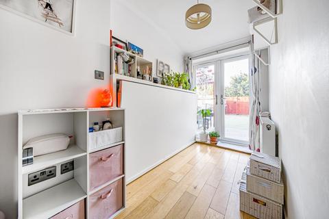 Flat 1, 60 Manor Road, Richmond, TW9 1YB