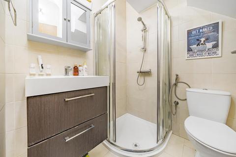 Flat 1, 60 Manor Road, Richmond, TW9 1YB