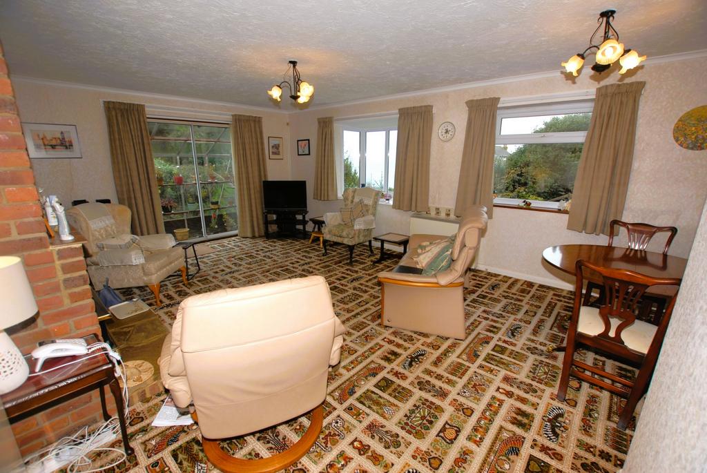 Sitting/Dining rm
