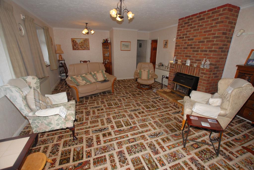 Sitting/Dining rm