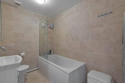 6 Manley Close, Trowbridge, BA14 8DT