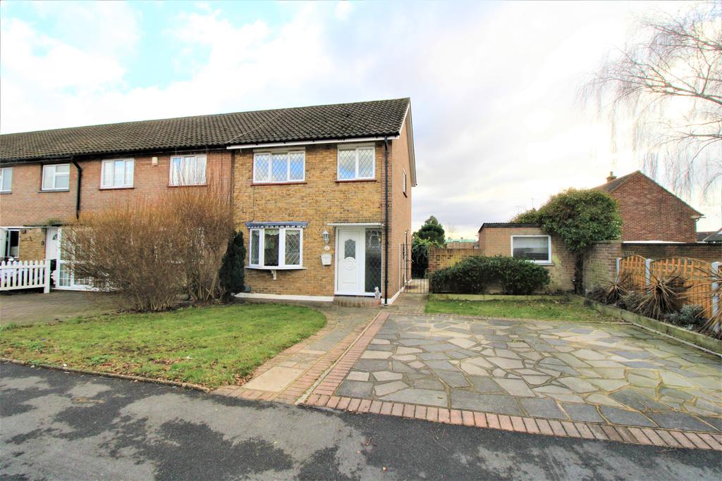 Roseberry Gardens, Upminster RM14 2 bed end of terrace house £395,995