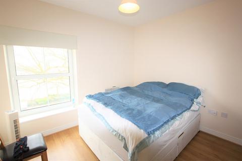 1 bedroom flat for sale, Solomons Court, High Road, North Finchley, N12