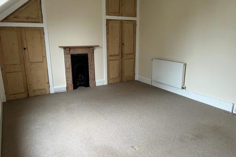 2 bedroom maisonette to rent, Magdalen Road, Exeter