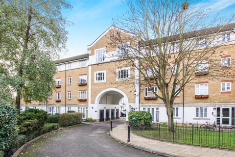 104 Goddard Place, London, N19 5GT