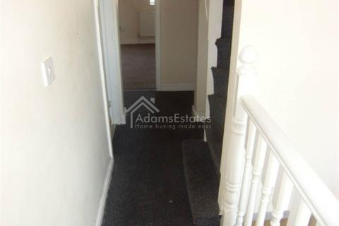 2 bedroom terraced house to rent, Calder Road, Dewsbury