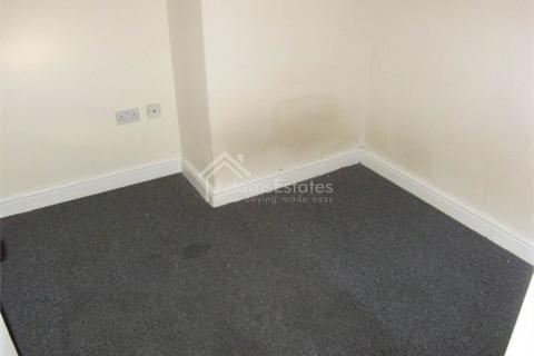 2 bedroom terraced house to rent, Calder Road, Dewsbury