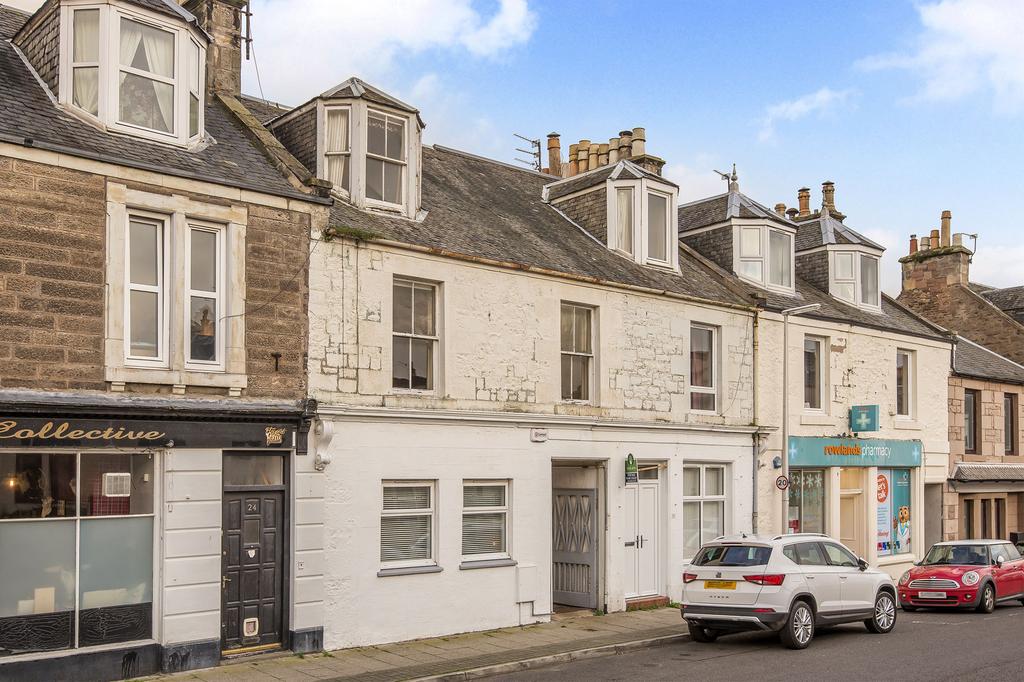 26 Castle Street, Tayport, DD6 9AF 2 bed flat £135,000